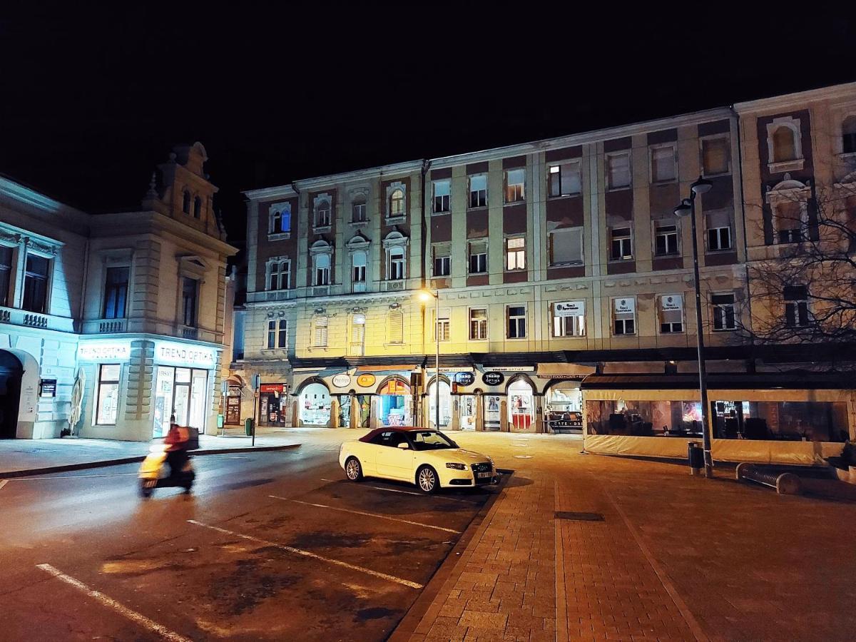 Square 16 Apartman - Absolutely Central Location With Self Check In Szombathely Exterior foto