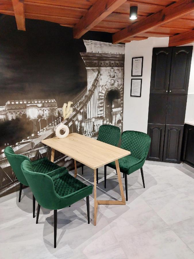 Square 16 Apartman - Absolutely Central Location With Self Check In Szombathely Exterior foto